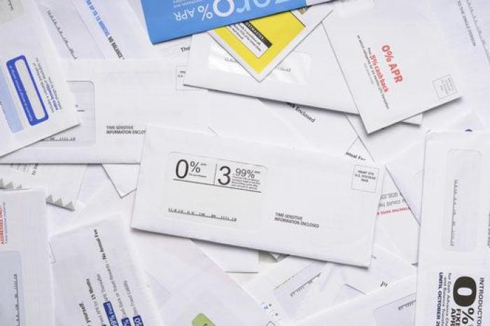 12 cosas de tu escritorio de las que te tienes que deshacer ya (FOTOS)