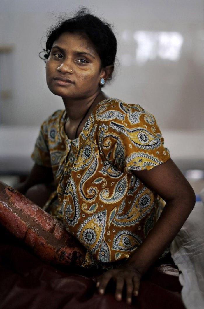 La industria textil de Bangladesh sigue igual un año después del derrumbe con más de 1.100 muertos