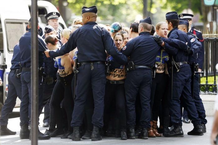 Marine Le Pen dice que las activistas de Femen son "una secta de histéricas de izquierdas"