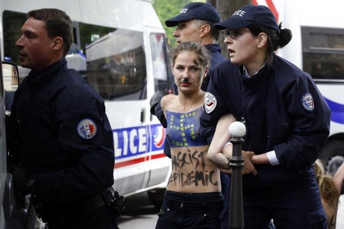 Marine Le Pen dice que las activistas de Femen son "una secta de histéricas de izquierdas"