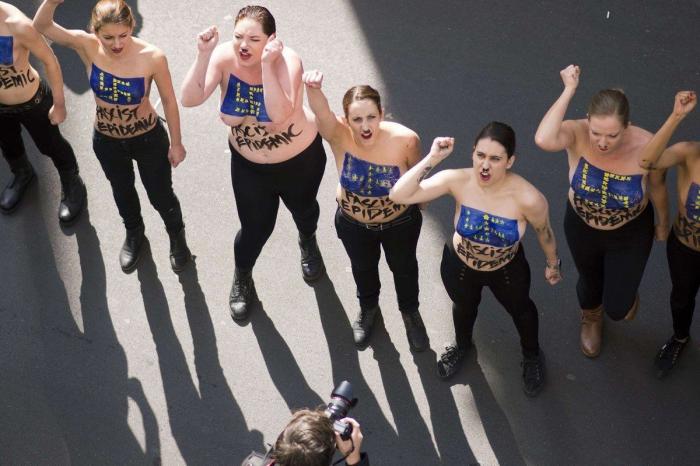 Marine Le Pen dice que las activistas de Femen son "una secta de histéricas de izquierdas"