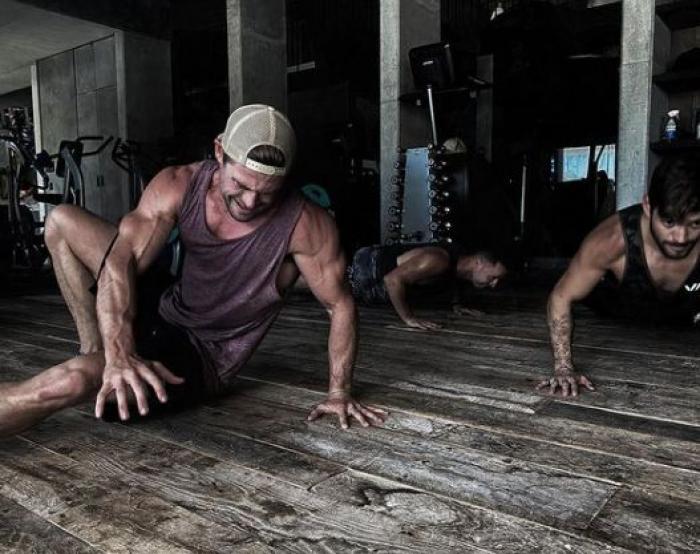 Chris Hemsworth deja en 'shock' a internet con esta foto de su brazo