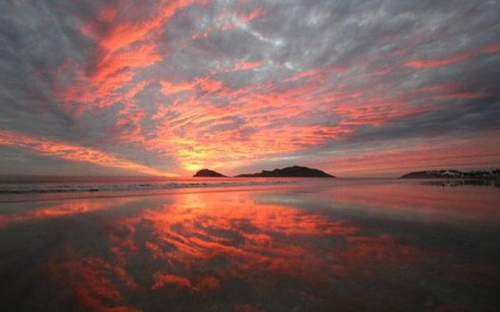 Las temperaturas vuelven a subir hoy en la Península y en Baleares, poniendo en aviso a 38 provincias