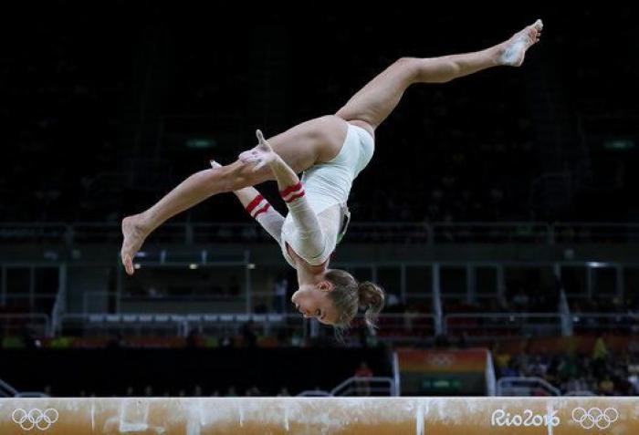 Un conocido 'youtuber' español indigna con sus comentarios sobre esta gimnasta italiana