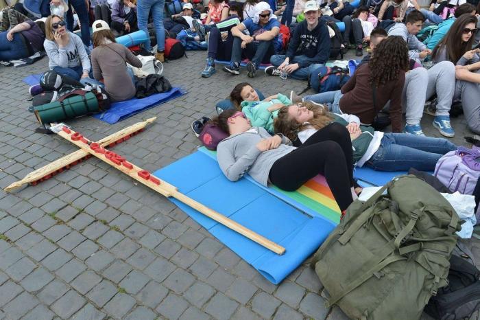 Los reyes y tres ministros: la representación española en la doble canonización