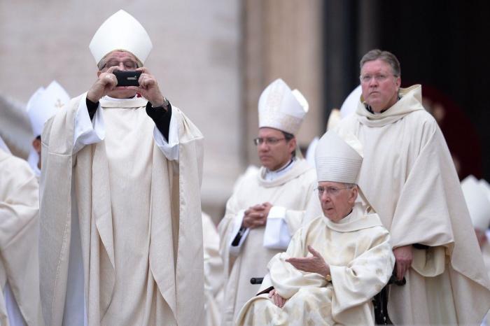 Las imágenes más llamativas de la ceremonia de canonización de Juan XXIII y Juan Pablo II (FOTOS)