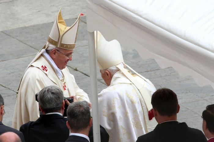 Las imágenes más llamativas de la ceremonia de canonización de Juan XXIII y Juan Pablo II (FOTOS)