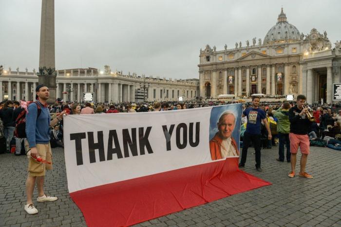 Las imágenes más llamativas de la ceremonia de canonización de Juan XXIII y Juan Pablo II (FOTOS)
