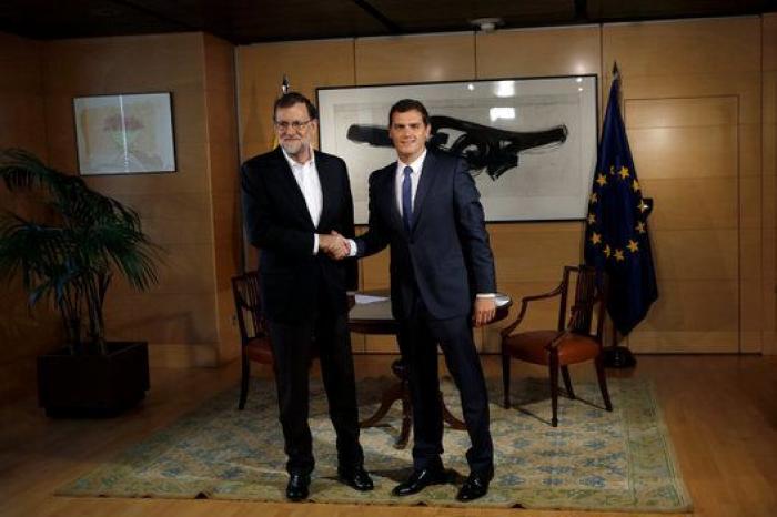 Rajoy se pone un 'look Ciudadanos' para su entrevista con Rivera