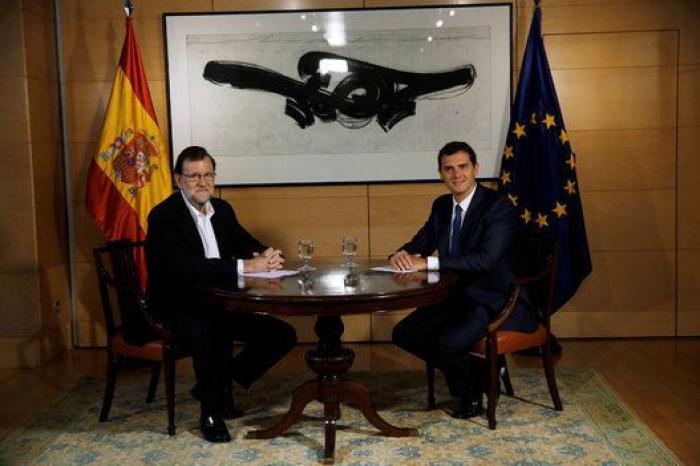 Rajoy se pone un 'look Ciudadanos' para su entrevista con Rivera
