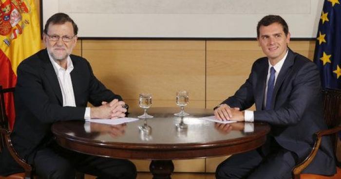Rajoy se pone un 'look Ciudadanos' para su entrevista con Rivera