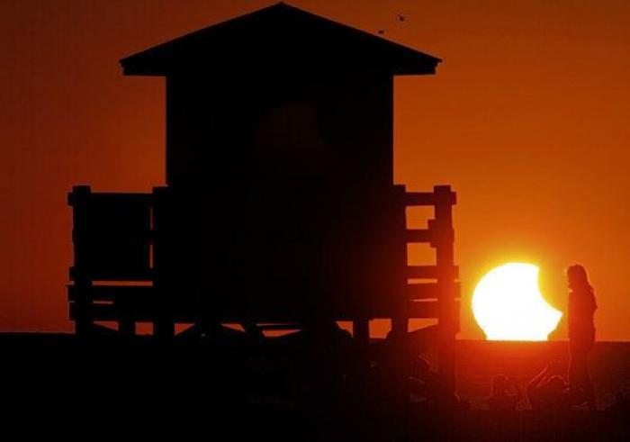 Eclipse parcial de Sol en EEUU: cuando la Luna invadió el astro rey (FOTOS)