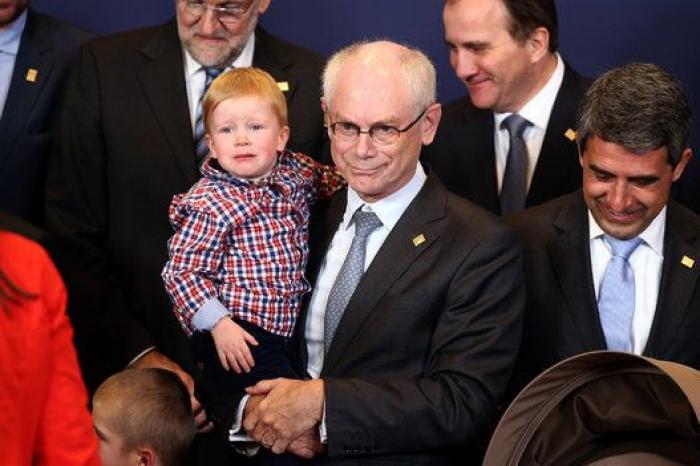 Los nietos de Van Rompuy se 'cuelan' en su última cumbre (FOTOS)