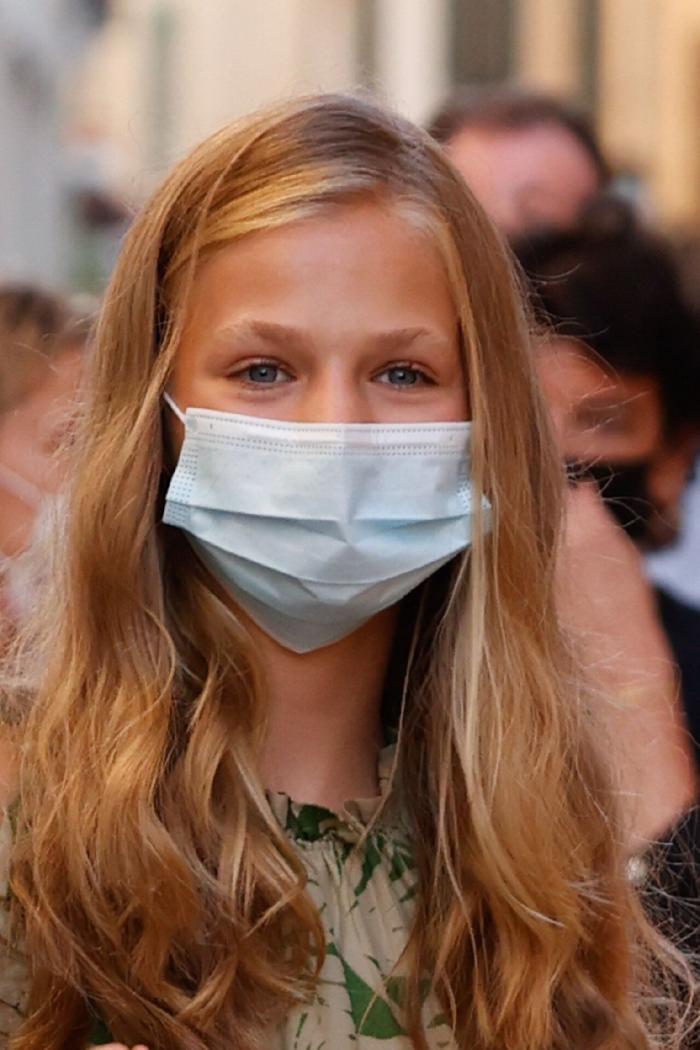 Varios enfermeros, extrañados con el vendaje de la infanta Sofía en estas fotos