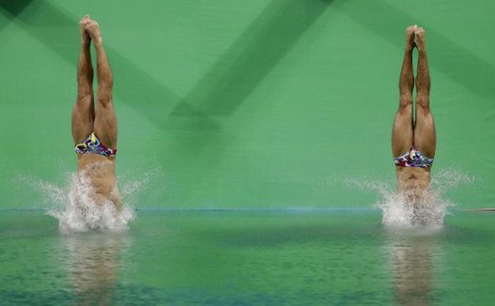 La (casi) inaudita imagen de dos nadadoras tocando la pared exactamente al mismo tiempo