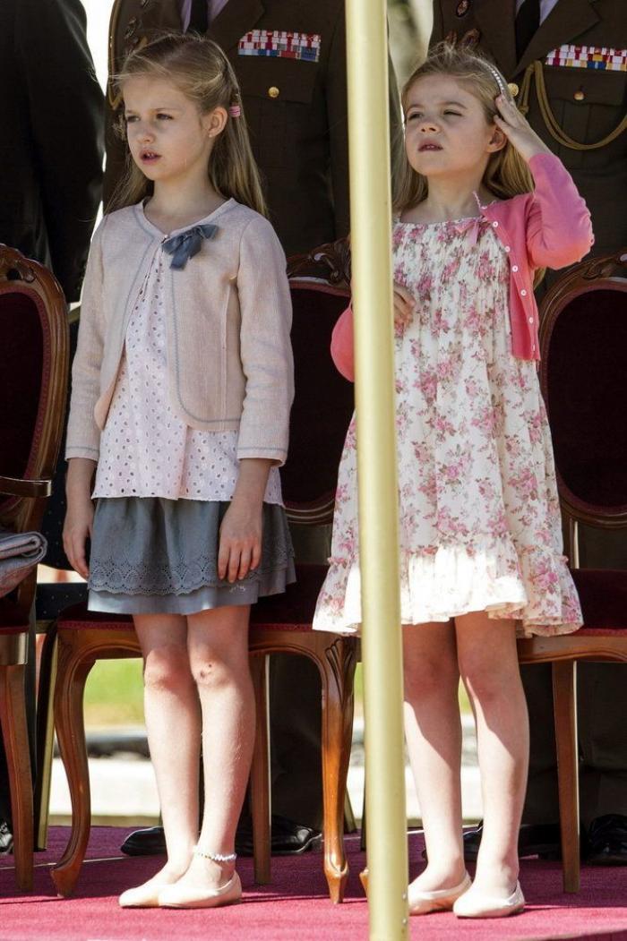 Leonor y Sofía debutan en un acto oficial (FOTOS)