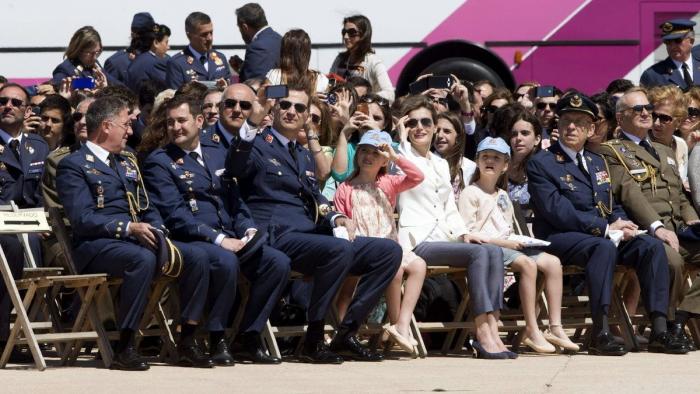 Leonor y Sofía debutan en un acto oficial (FOTOS)