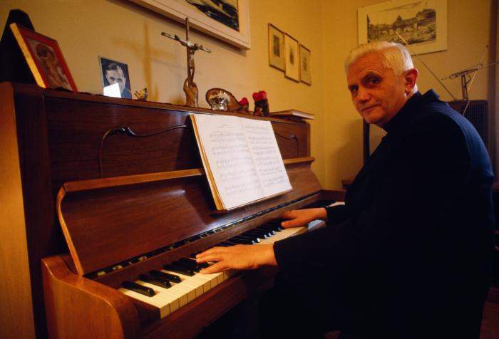 Muere Benedicto XVI, el primer papa que renunció a su cargo en seis siglos