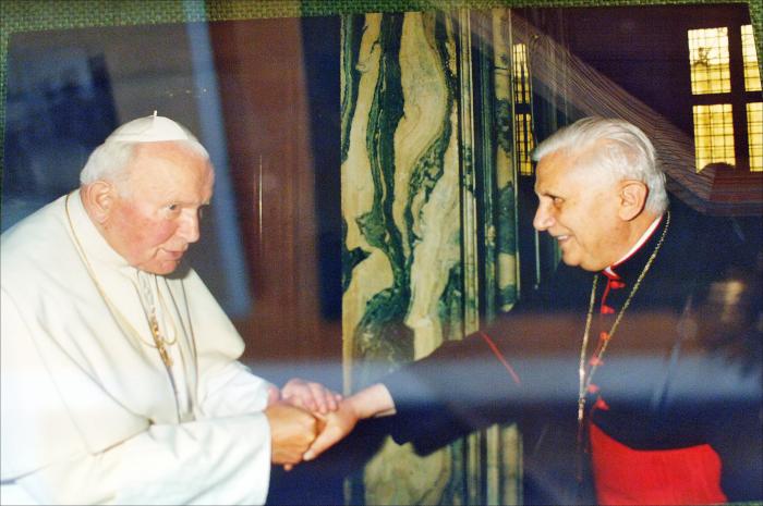 Muere Benedicto XVI, el primer papa que renunció a su cargo en seis siglos