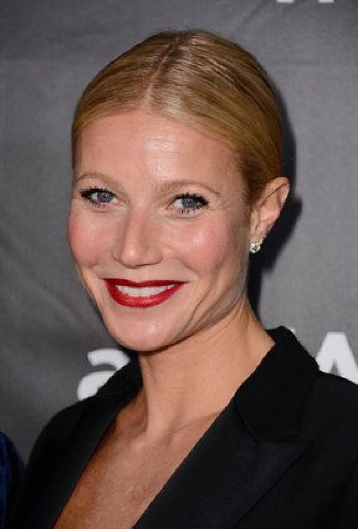 Rihanna vs. Miley Cyrus: los vestidos más impresionantes y 'aireados'