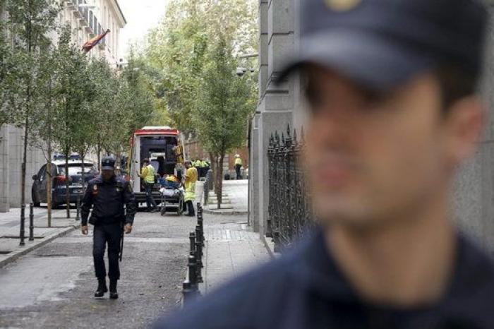 Colas en el Banco de España en el penúltimo día para canjear pesetas por euros