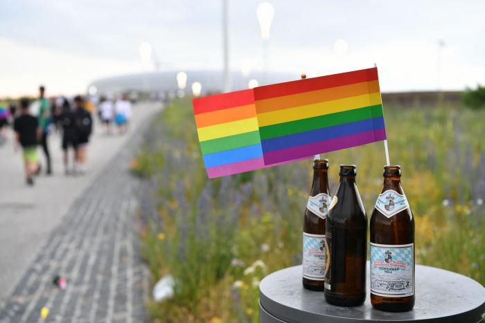 Qué hay detrás de los grupos que iban a protestar contra la Agenda 2030 y resultaron ser nazis