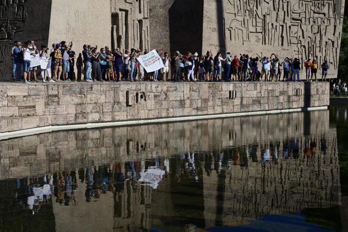 Alemania tendrá que revacunar a miles de personas porque una enfermera les inyectó agua con sal