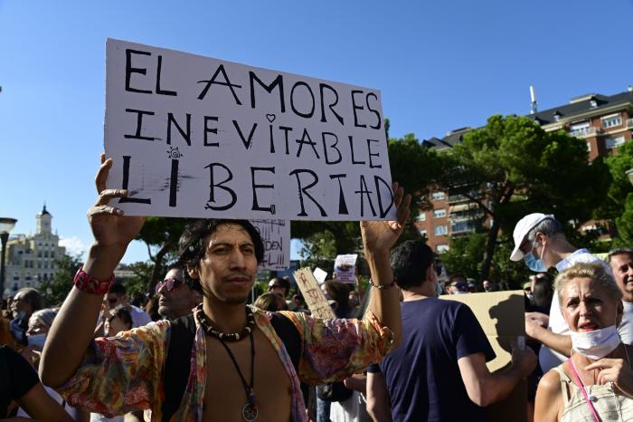 Alemania tendrá que revacunar a miles de personas porque una enfermera les inyectó agua con sal