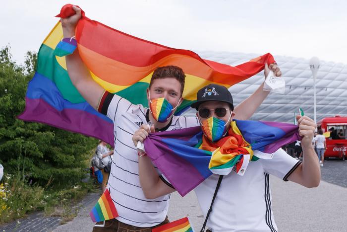 Qué hay detrás de los grupos que iban a protestar contra la Agenda 2030 y resultaron ser nazis