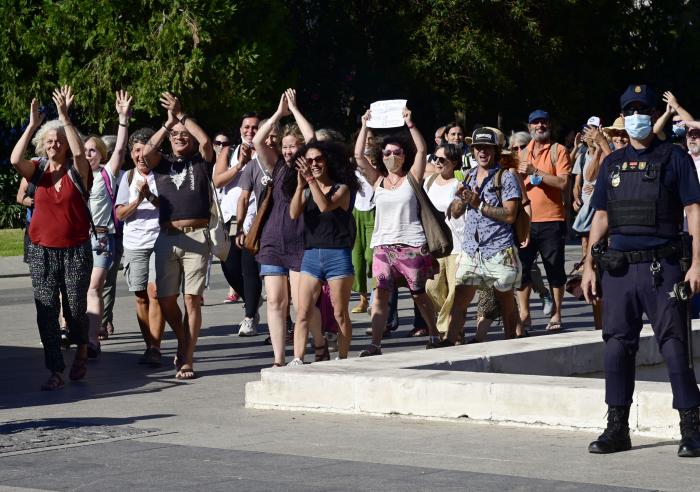 Alemania tendrá que revacunar a miles de personas porque una enfermera les inyectó agua con sal