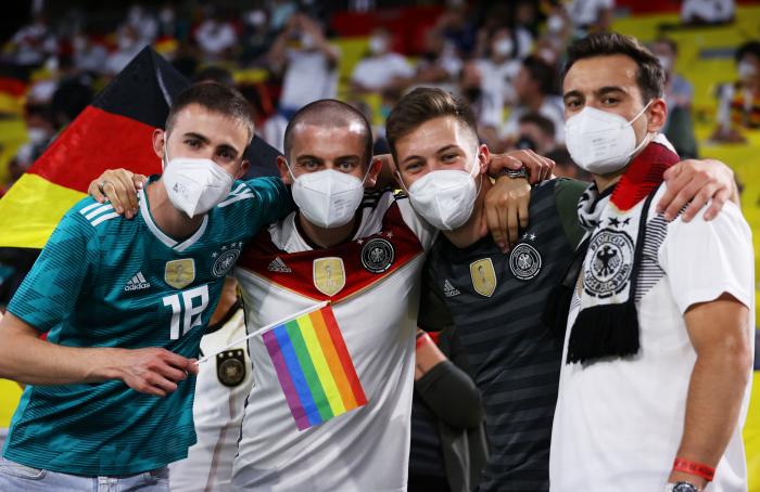 Qué hay detrás de los grupos que iban a protestar contra la Agenda 2030 y resultaron ser nazis