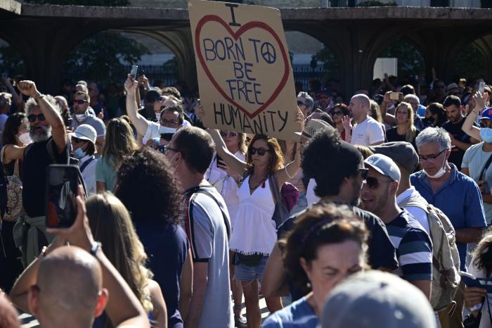 Alemania tendrá que revacunar a miles de personas porque una enfermera les inyectó agua con sal
