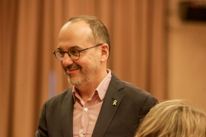 Ojo a la comparación que hace Revilla sobre el último pacto del Gobierno: imposible imaginarla