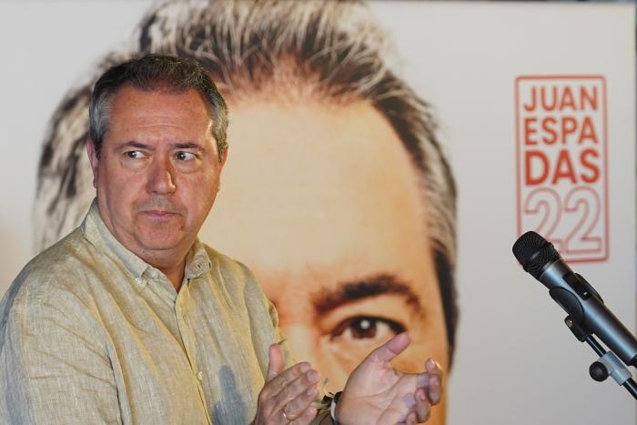 Espadas revela que pidió a Díaz que no dimitiera para evitar una gestora
