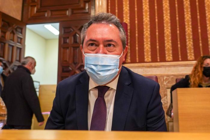 Espadas revela que pidió a Díaz que no dimitiera para evitar una gestora