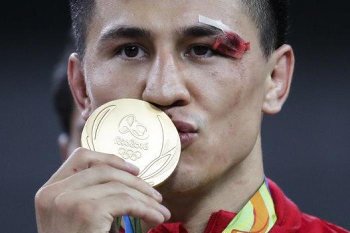 Román Vlásov ganó el oro en lucha grecorromana tras desmayarse en semifinales