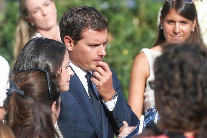 Barcelona homenajea a las víctimas del 17-A con música, poesía y silencio