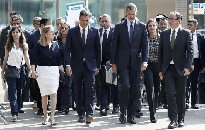 Barcelona homenajea a las víctimas del 17-A con música, poesía y silencio