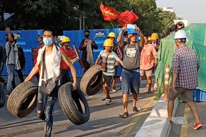 La represión de las protestas contra el golpe de estado en Myanmar causa decenas de muertos