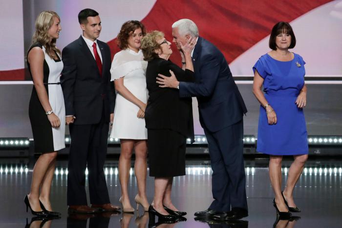 Los republicanos agitan el patriotismo de EEUU como la "nación de los milagros"