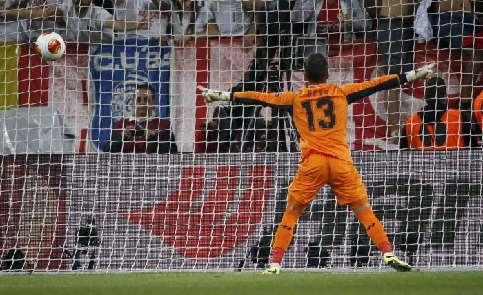 Bacca hace al Sevilla otra vez campeón (3-2)