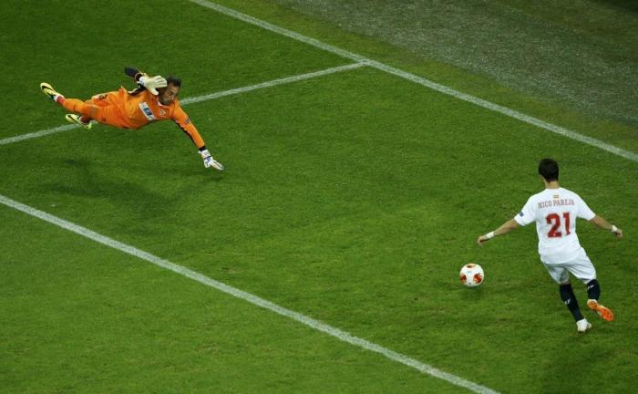 Bacca hace al Sevilla otra vez campeón (3-2)