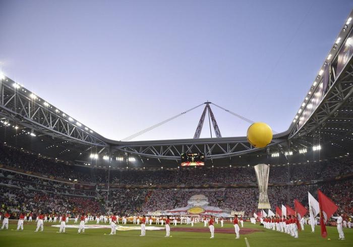 Bacca hace al Sevilla otra vez campeón (3-2)