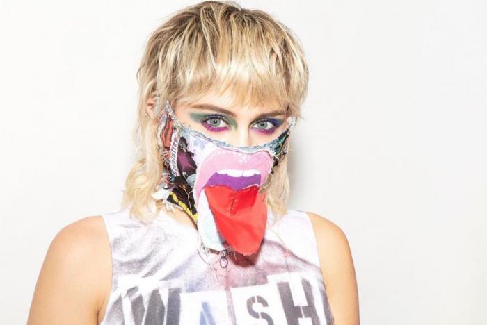 Sharon Stone y Jennifer Aniston llevan su defensa de las vacunas al máximo: quizá ni tú llegarías tan lejos