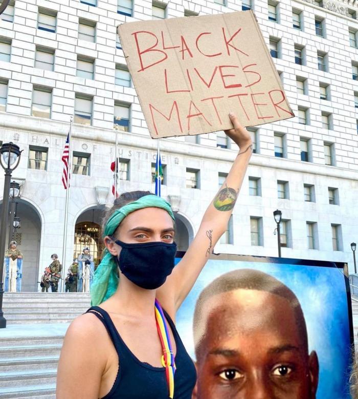 Sharon Stone y Jennifer Aniston llevan su defensa de las vacunas al máximo: quizá ni tú llegarías tan lejos