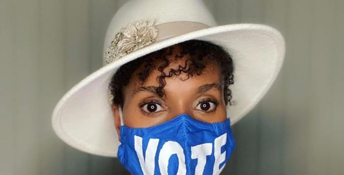 Sharon Stone y Jennifer Aniston llevan su defensa de las vacunas al máximo: quizá ni tú llegarías tan lejos