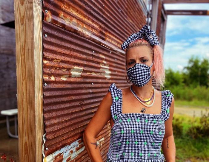 Sharon Stone y Jennifer Aniston llevan su defensa de las vacunas al máximo: quizá ni tú llegarías tan lejos