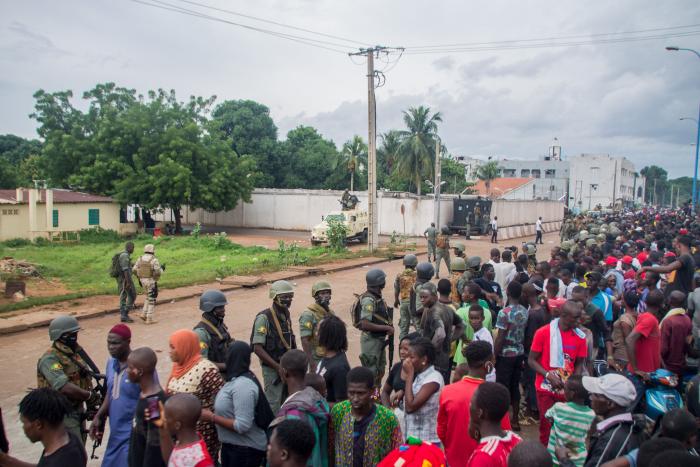 El presidente de Malí dimite tras un golpe de estado