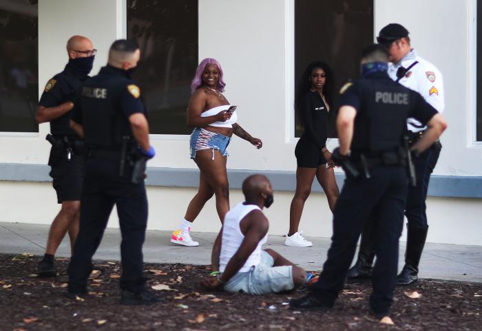 La madre de un estudiante aislado en Mallorca denuncia al Govern por detención ilegal