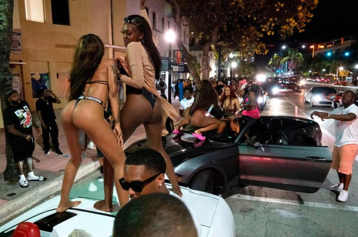 La madre de un estudiante aislado en Mallorca denuncia al Govern por detención ilegal